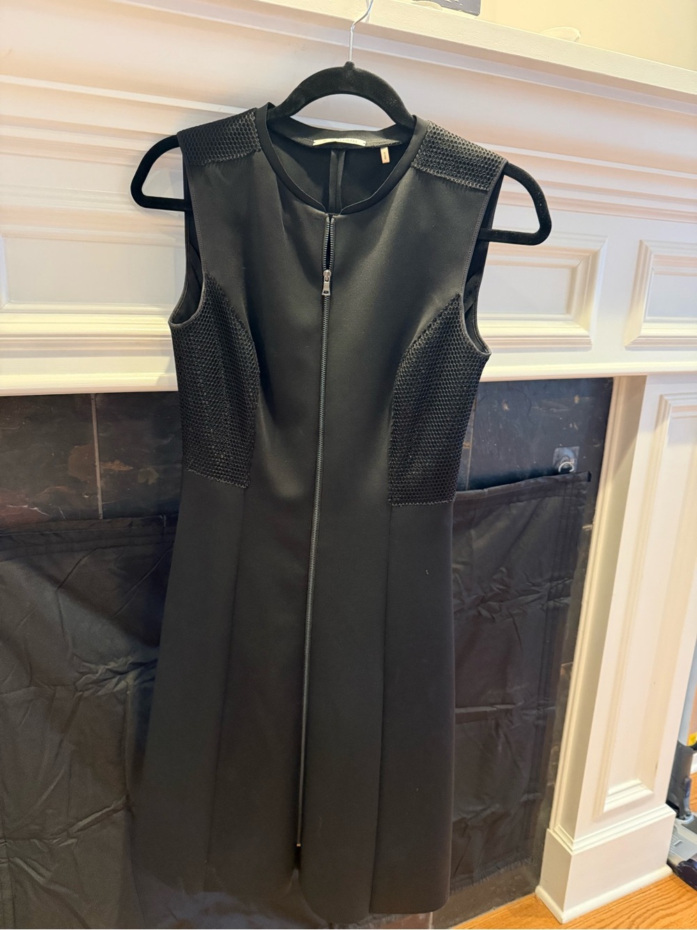 T Tahari Black Sleeveless Zip-Front Sheath Dress